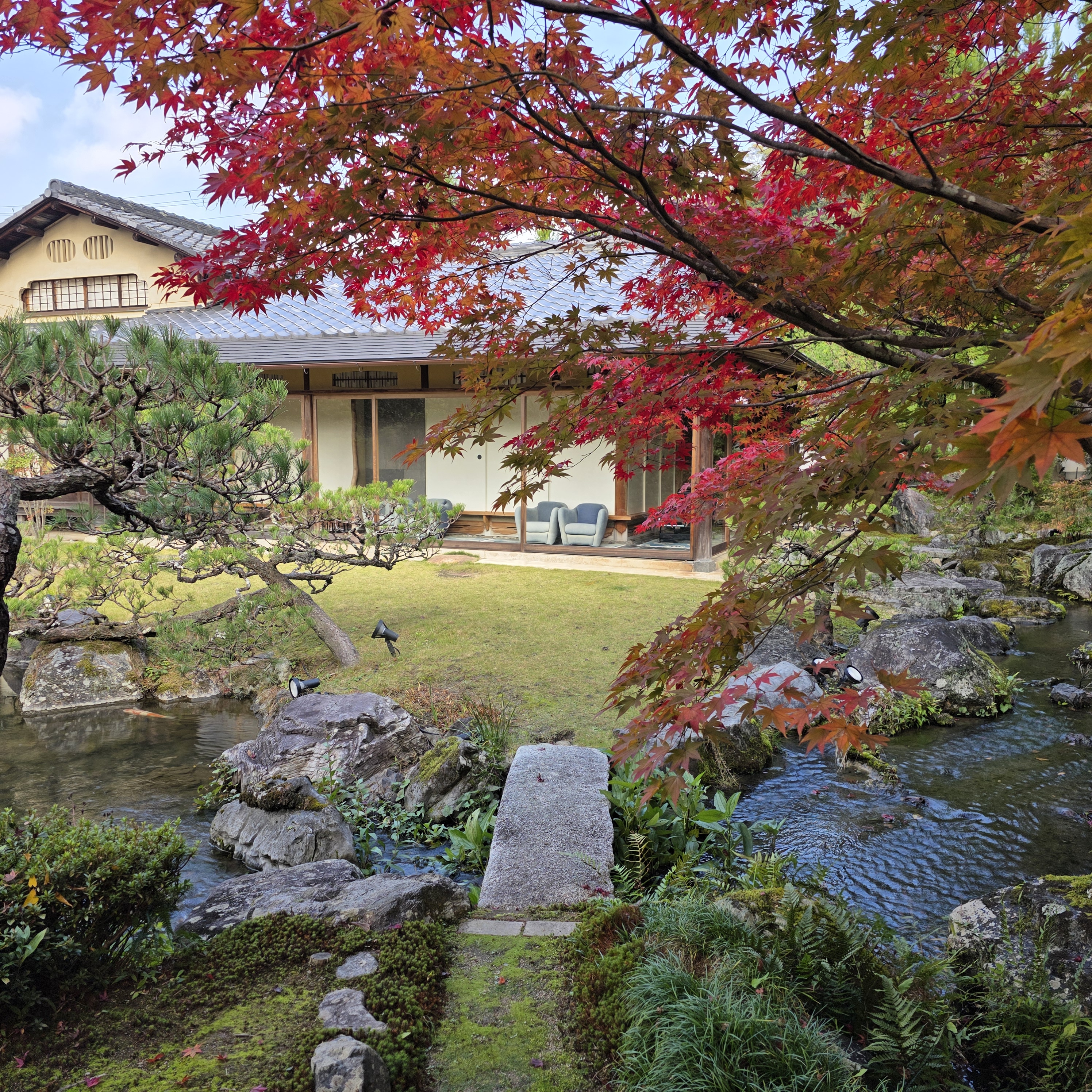 看月亭と七代小川治兵衛作庭の庭園